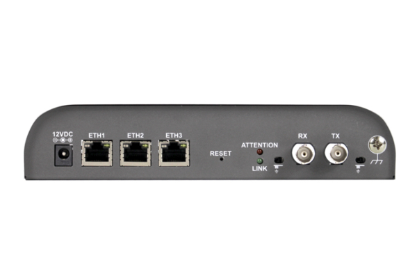 Gateway Khomp UMG 104 con conector RJ ideal para uso corporativo, recibir y conectar hasta 3 operadores VoIP diferentes